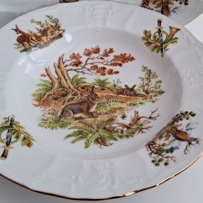 BERNADOTTE 18D tanierová súprava s poľovníckym motívom a zlatou linkou