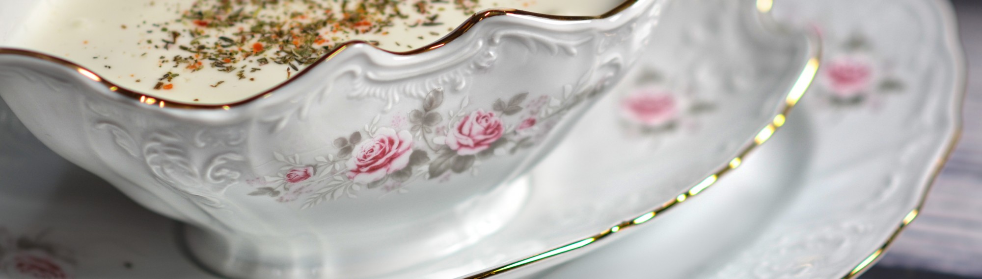 Tanierová súprava BERNADOTTE s dekorom ruží a zlatou linkou 18D (5396011)